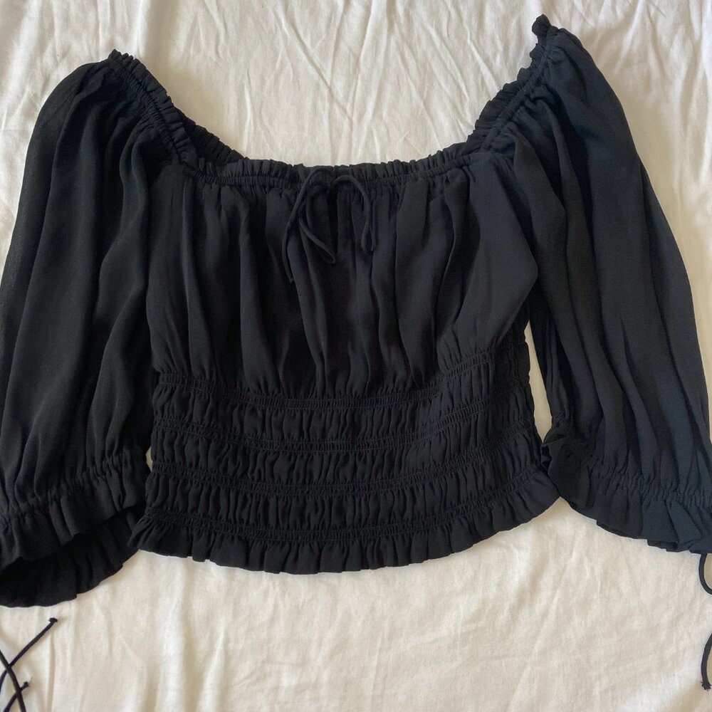 Abercrombie & Fitch sheerish puff long sleeves black with bow in front. Size:M - Picture 2 of 4